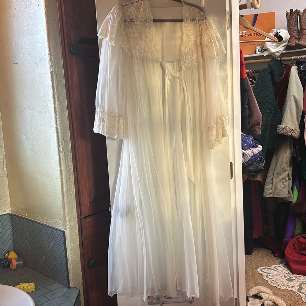 Vintage nightgown robe